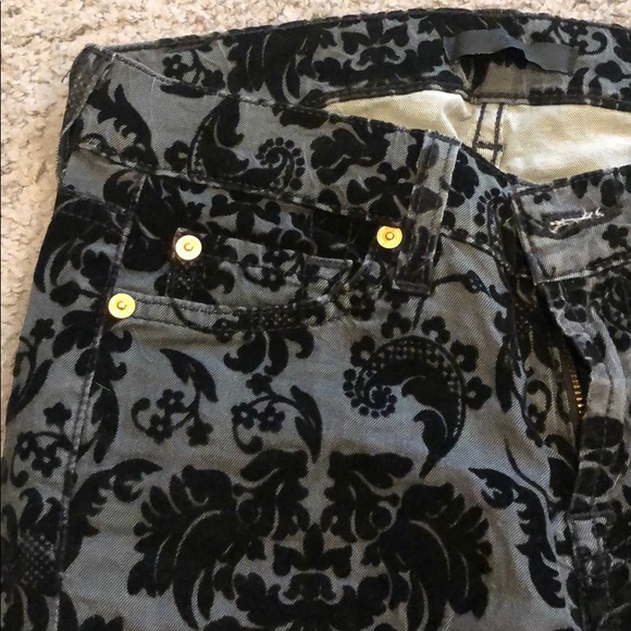 Black velvet textured jeans - Picture 3 of 3